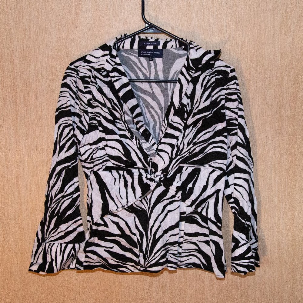 Jones of New York Stretch Zebra Print V Neck 3/4 Sleeve Blouse, Size Small GUC
